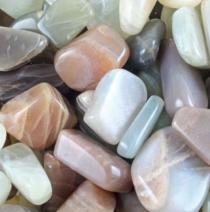 Use the energetic properties of the stones to restore your overall balance from a physical, emotional and mental point of view.