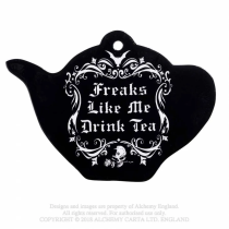 Useful and decorative, a table mat to put on all Gothic tables