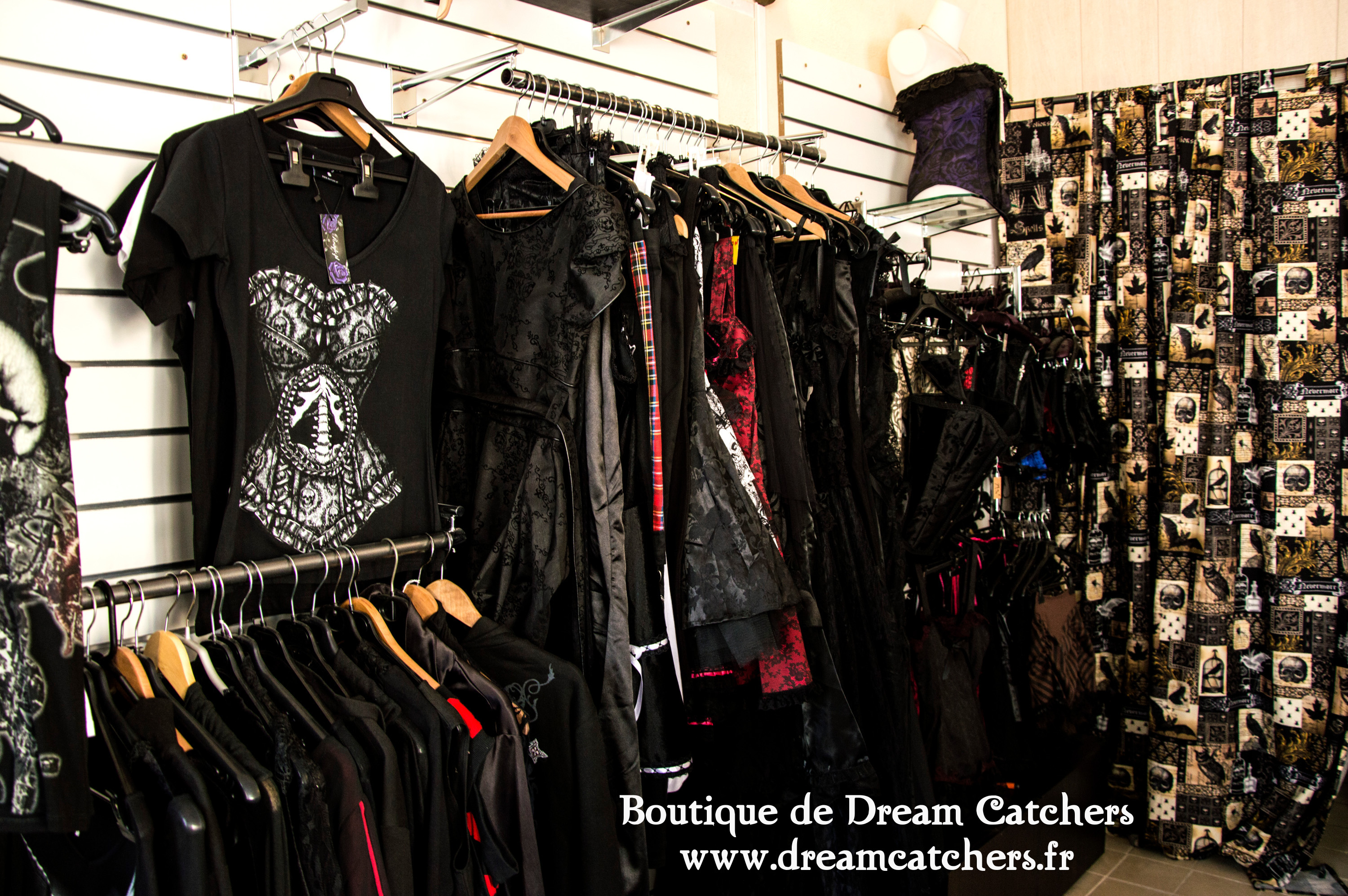 La boutique de Dream Catchers : vêtements gothiques et féeriques