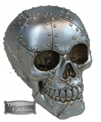 Figurine de crâne en résine recouvert de plaques métalliques argentées