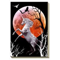 Tascabile: unicorno gotico su sfondo di luna piena e corvi
